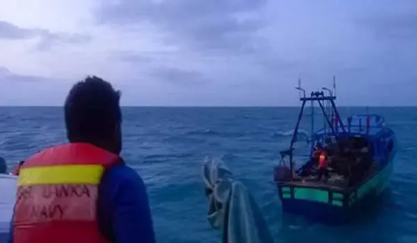 Ten Fishermen Detained by Sri Lankan Navy; Fishing Vessel Confiscated
