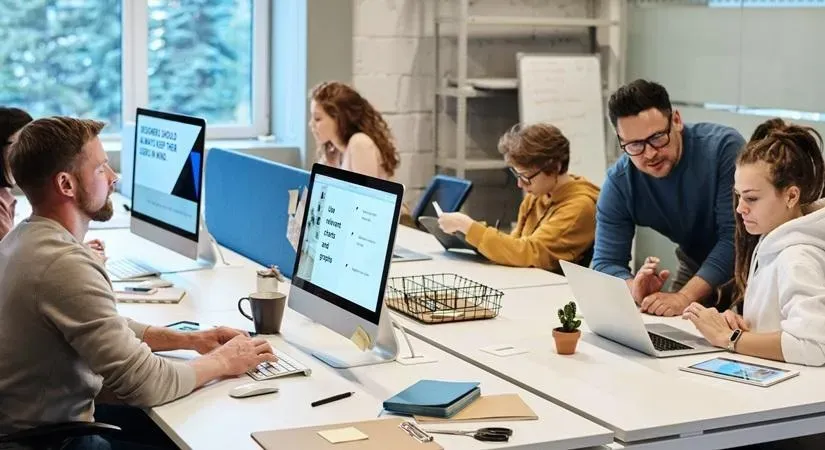 20% of IT Professionals in India Question Job Security, 29% Experience Burnout: Study