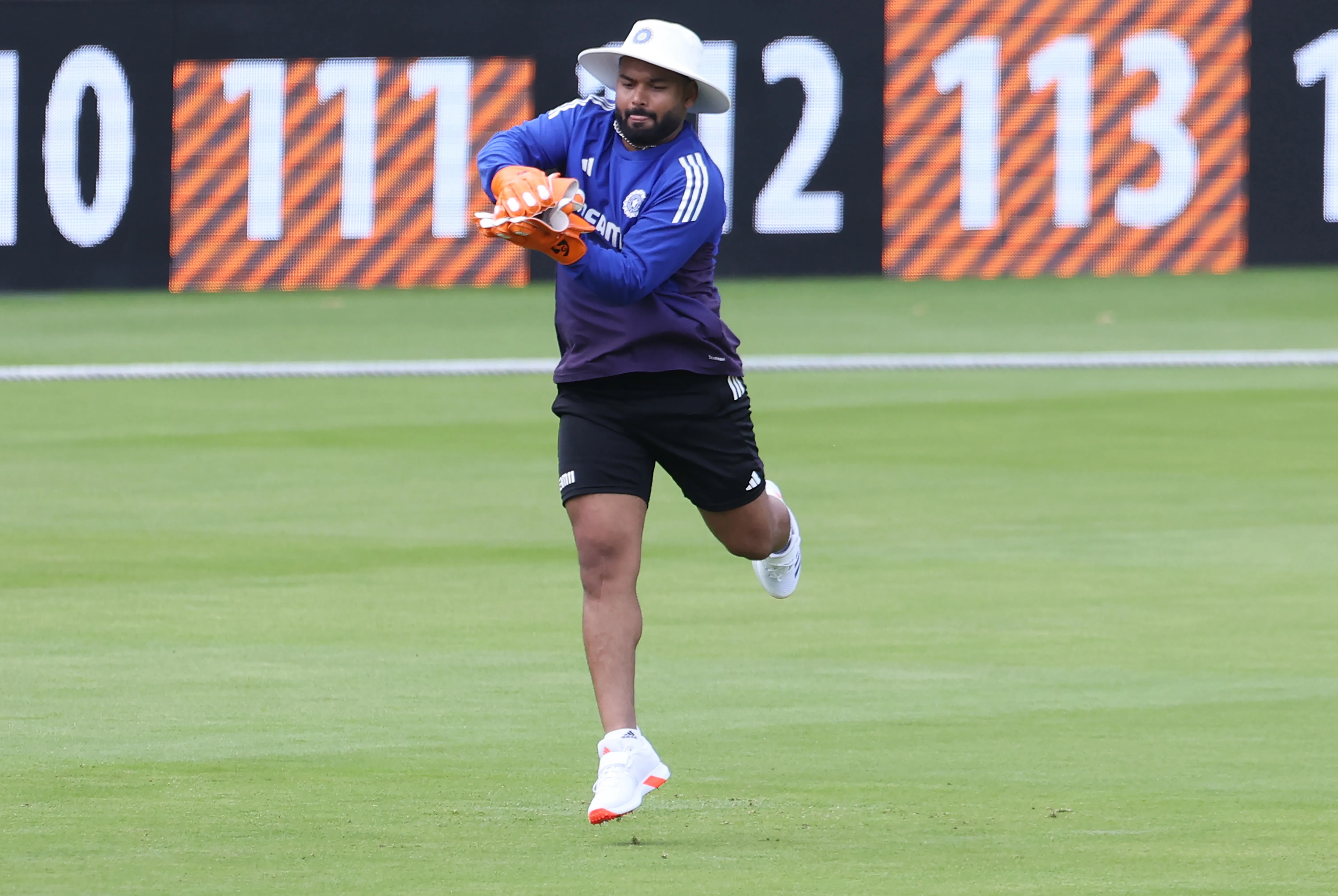 Who Steps Up as Wicketkeeper After Pant's Injury in the 3rd Test?