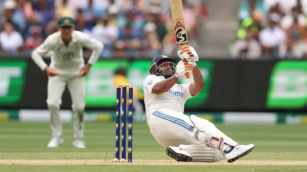 4th Test: Gavaskar Critiques Pant for Reckless Dismissal, Claims He Disappointed the Team