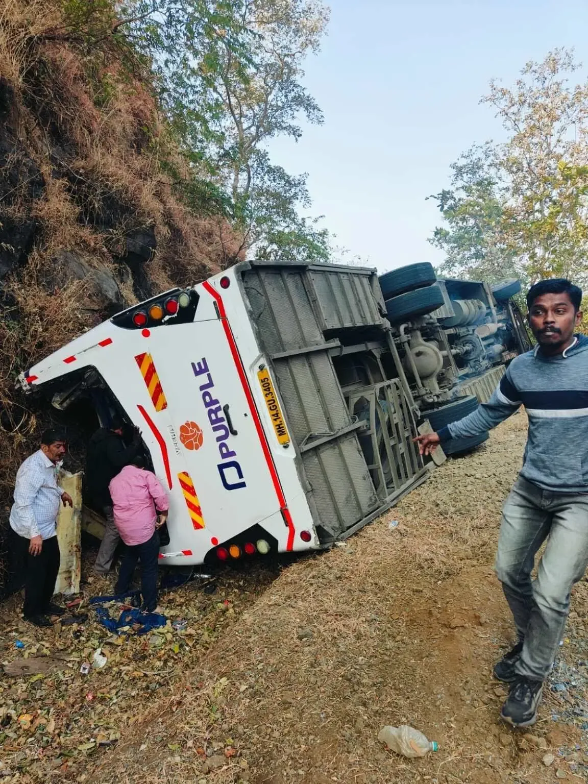 Five Lives Lost and 27 Injured in Wedding Party Bus Tragedy in Raigad, Maharashtra