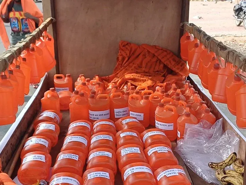 What Makes Dhirubhai's Kanwar Pilgrimage Stand Out with 75 Cans and 75 Government Schemes?