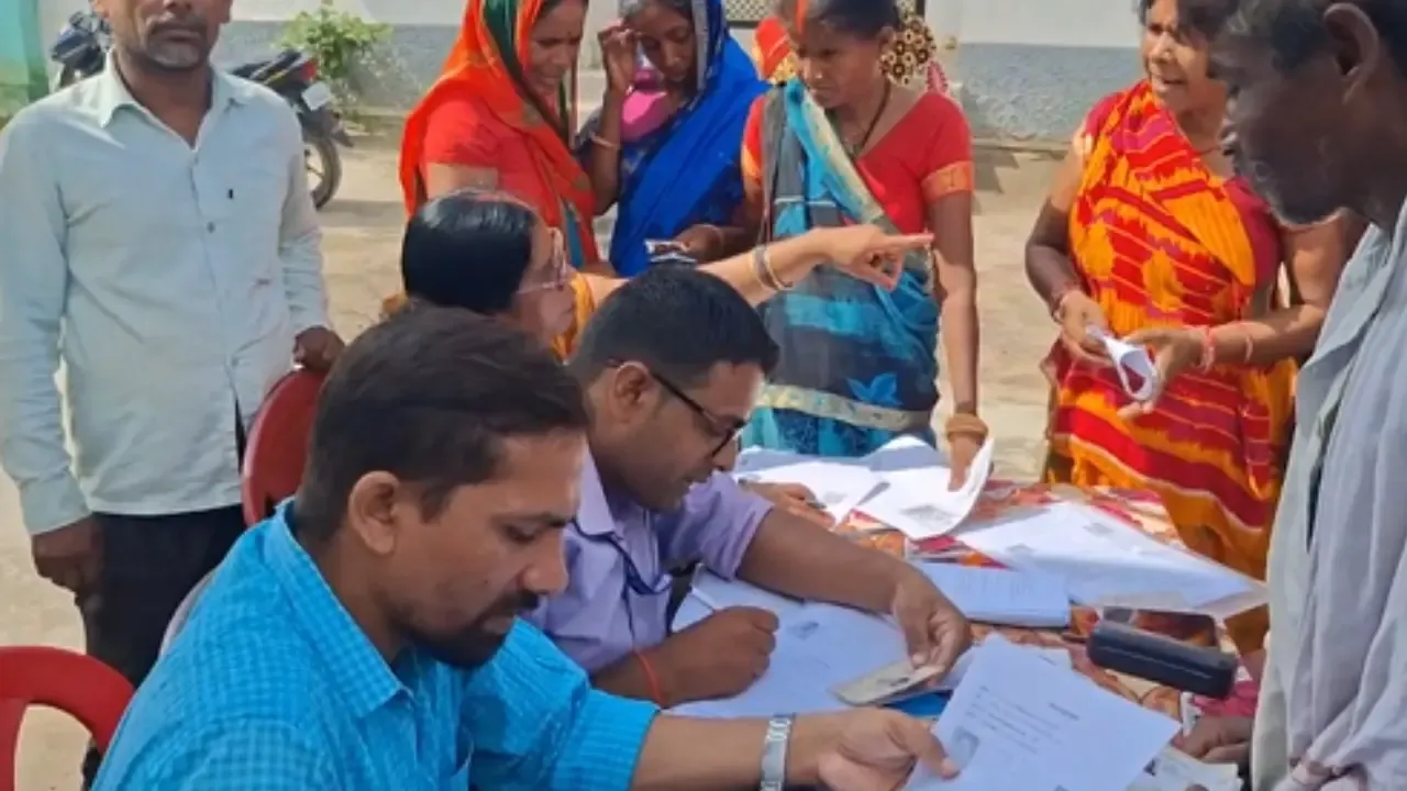 क्या बिहार के कैलाश नगर में मतदाता पुनरीक्षण में आ रही हैं समस्याएं?