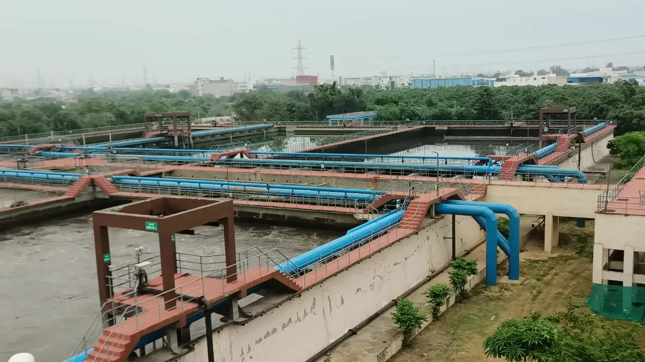 क्या ग्रेनो में एसटीपी से ट्रीटेड वाटर को और अधिक स्वच्छ बनाया जा रहा है?