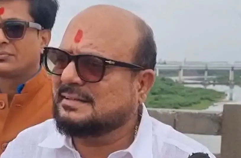 क्या गुलाबराव पाटिल ने ठाकरे ब्रदर्स पर तंज कसा है?