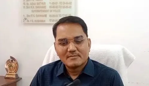 क्या इंदौर में उद्यान अधिकारी के घर-ऑफिस पर ईओडब्ल्यू का छापा, 2 करोड़ की संपत्ति का खुलासा?