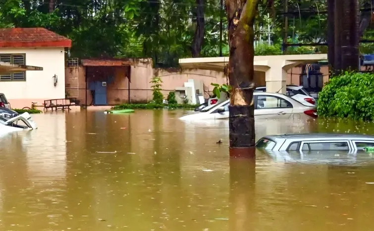 क्या जमशेदपुर में भारी बारिश से रेसिडेंशियल स्कूल जलमग्न हो गया?