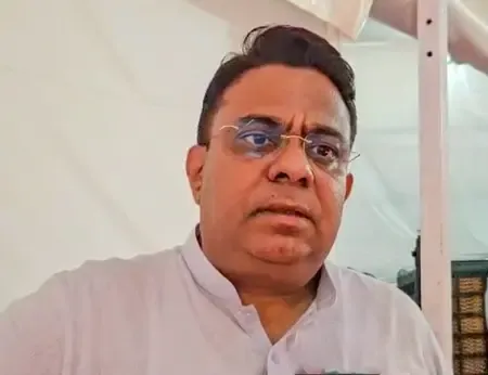 क्या सपा नेता रईस शेख ने निशिकांत दुबे पर आरोप लगाया कि वे मराठी भाषा विवाद को चुनावी मुद्दा बना रहे हैं?