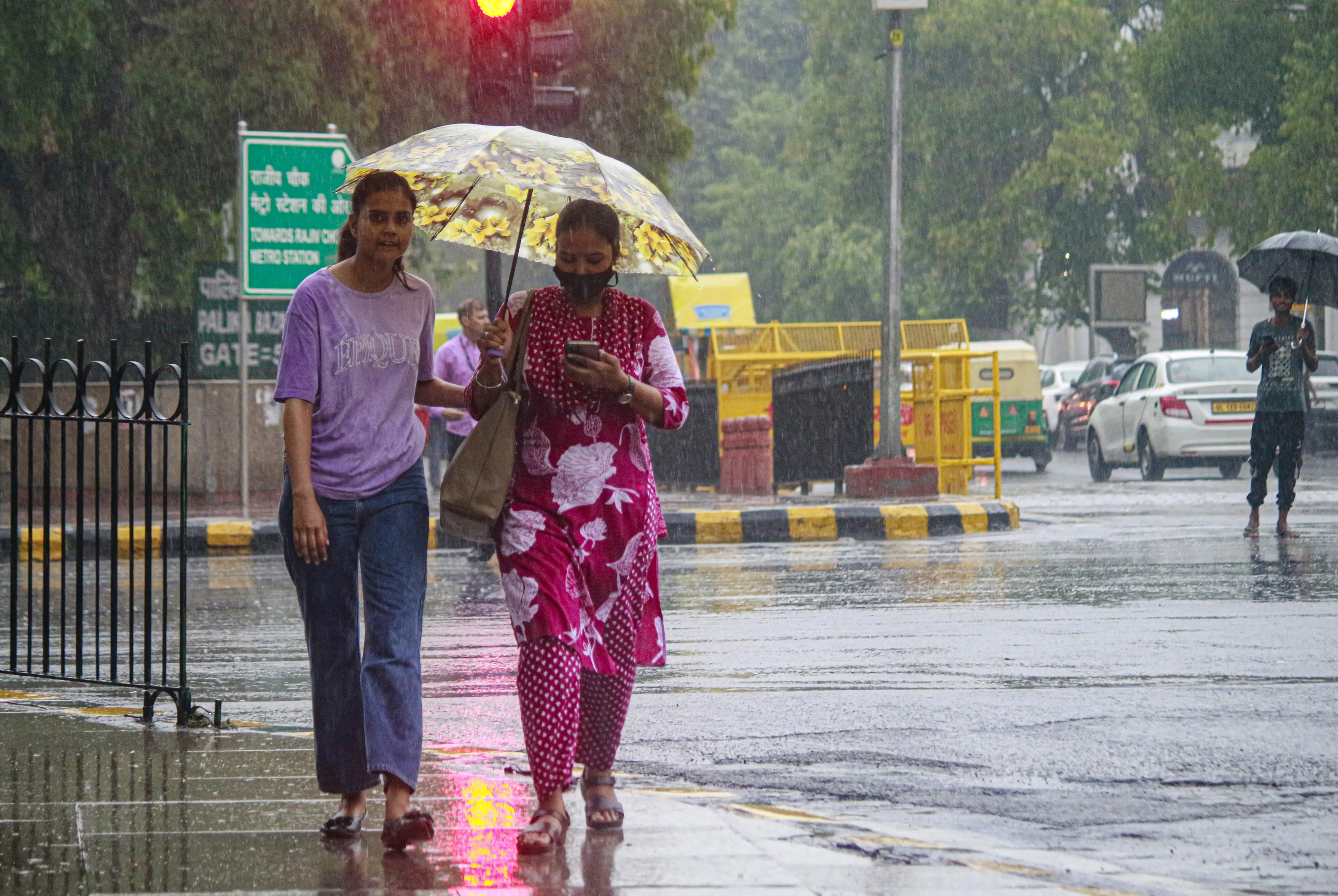 क्या एनसीआर में अगले एक हफ्ते तक बारिश का दौर जारी रहेगा, ह्यूमिडिटी करेगी परेशान?
