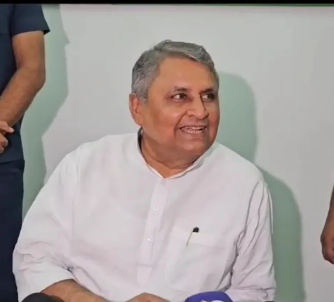 क्या एनडीए वास्तव में मजबूत और एकजुट है? पीएम मोदी और सीएम नीतीश की तस्वीर का क्या महत्व है?