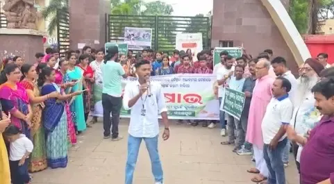 क्या ओडिशा में छात्रा की मौत के बाद आक्रोश बढ़ रहा है?