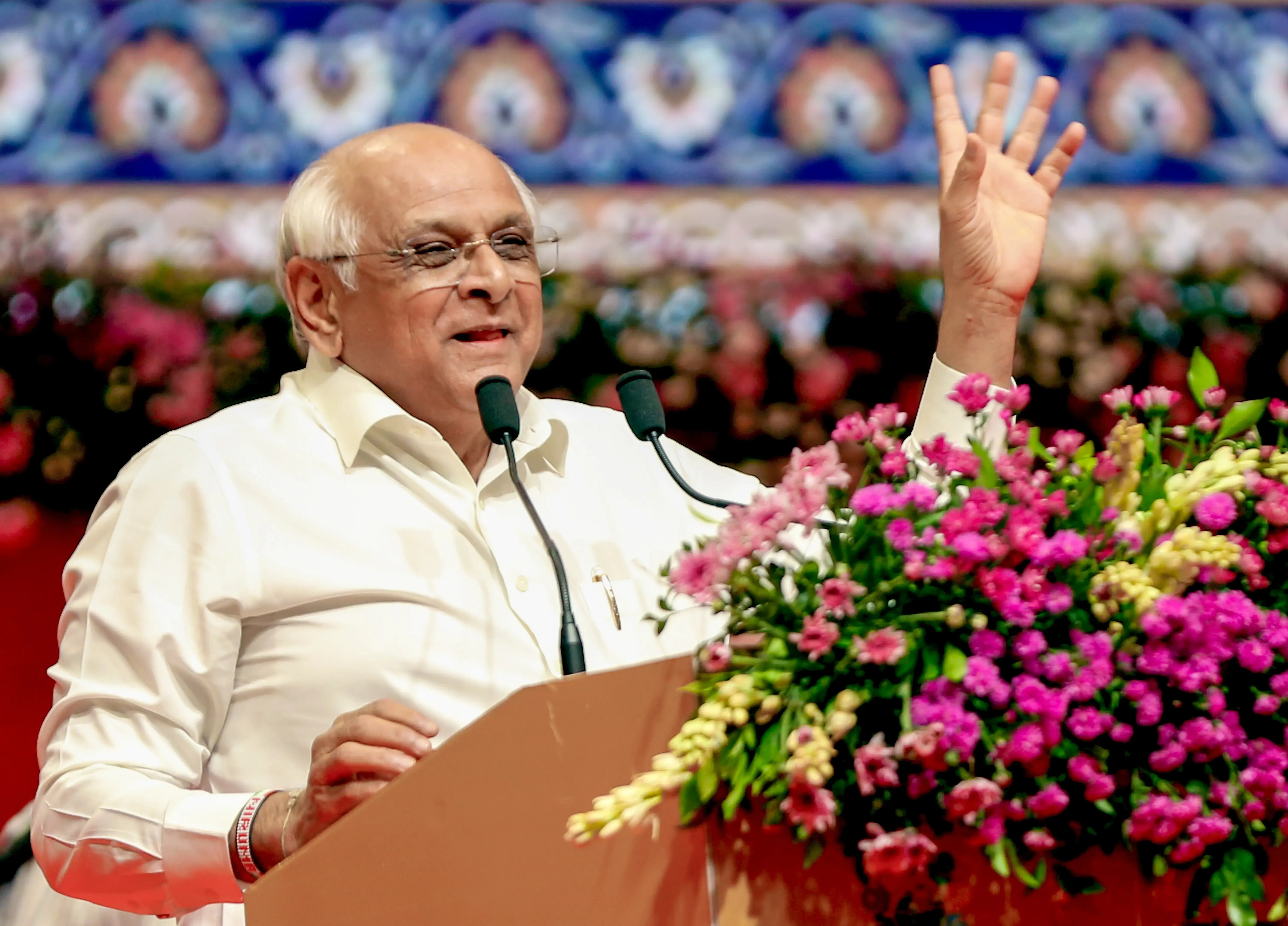 क्या सहकारी बैंक ग्रामीण स्वयं सहायता समूहों-सखी मंडलों को ऋण देने की प्रक्रिया में तेजी लाएंगे?