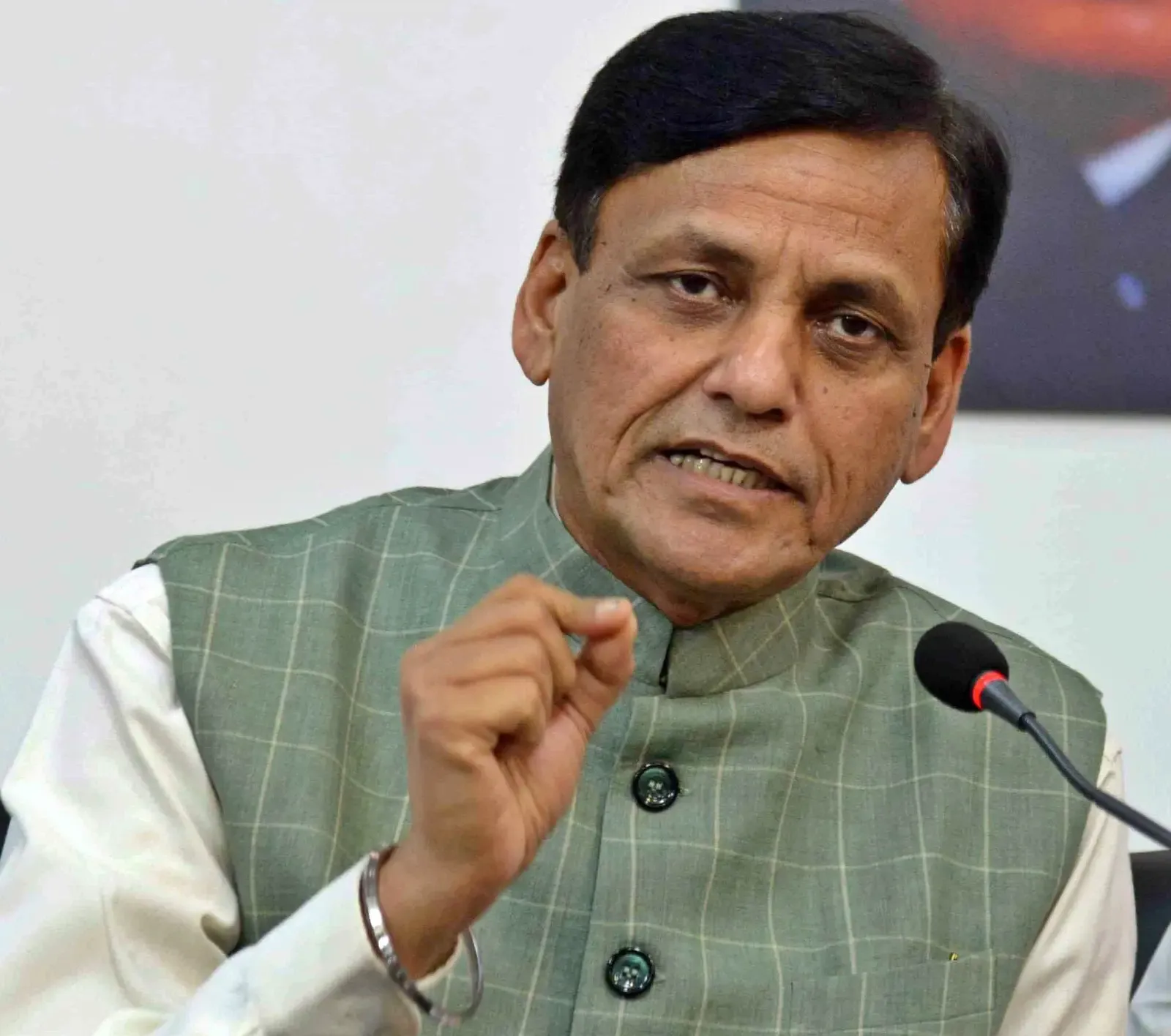 क्या तेजस्वी यादव मुद्दों की राजनीति नहीं, भ्रष्टाचार, परिवारवाद और जंगलराज की राजनीति करते हैं?