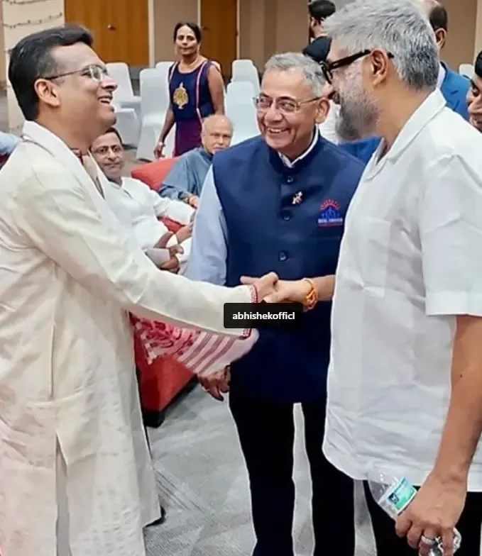 क्या विवेक रंजन ने शिकागो में भारत के महावाणिज्यदूत से मुलाकात कर 'द बंगाल फाइल्स' के लिए आभार जताया?