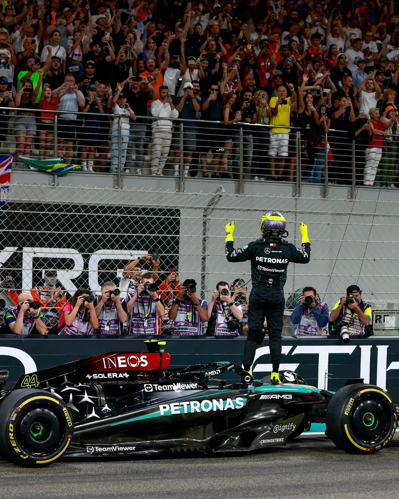 A Bold Transition Marks the End of an Era: Hamilton Says Goodbye to Mercedes