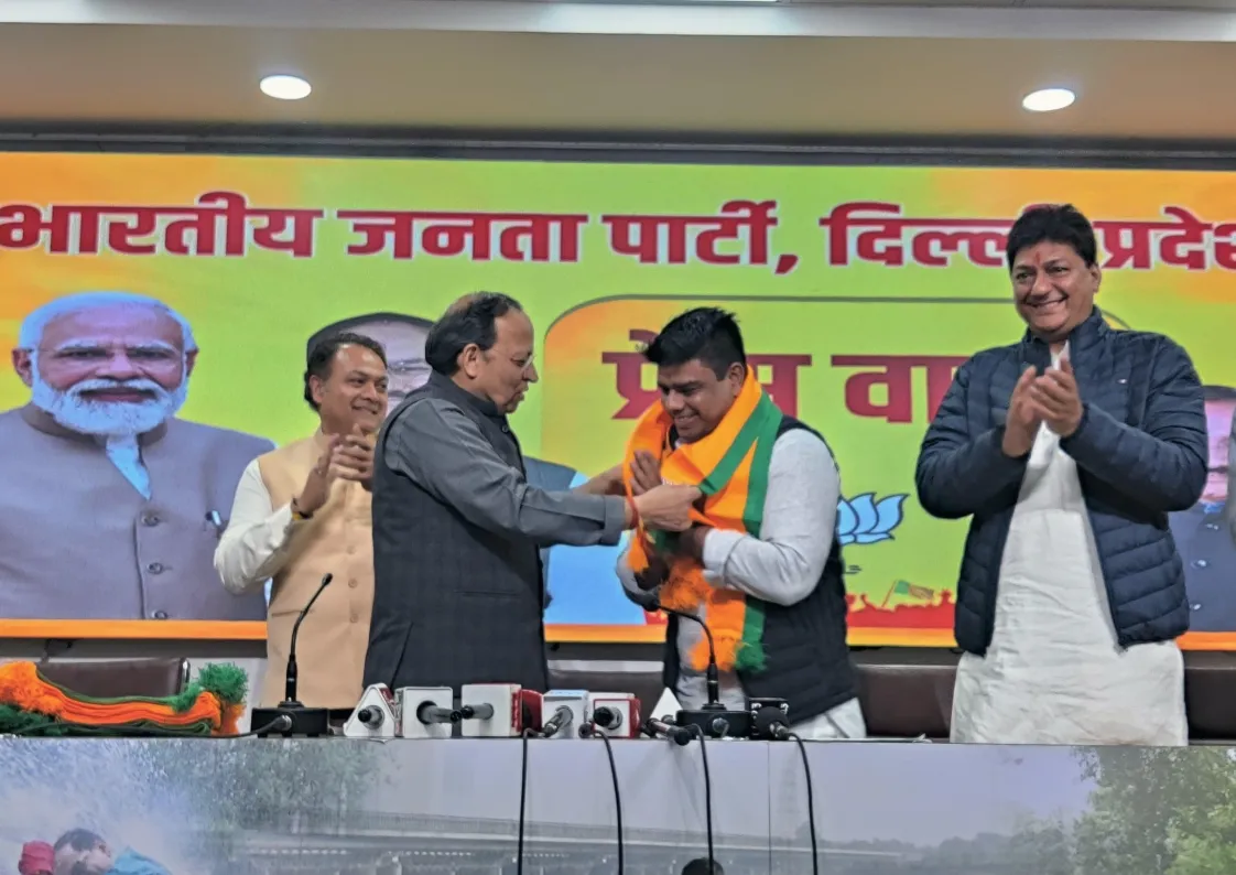 Youth Leader from AAP Switches to BJP Before Delhi Elections