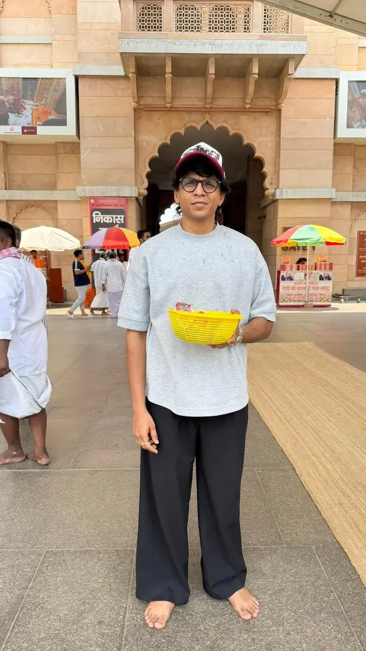Did Abhijeet Sawant Find Divine Inspiration at Kashi Vishwanath Temple?