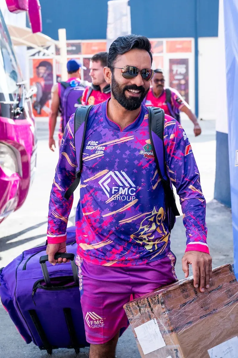 Dasun Shanaka: Dinesh Karthik's Presence is a Significant Advantage for Bangla Tigers in Abu Dhabi T10