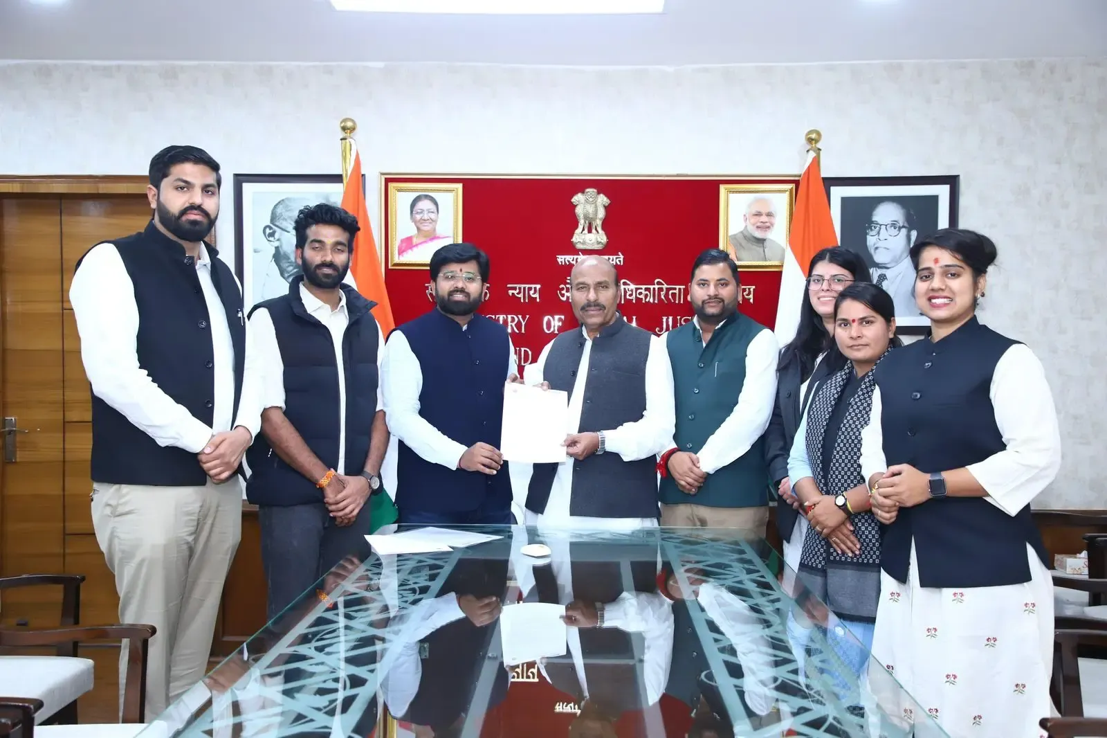ABVP Engages with Union Ministers, Presents Memorandum on Crucial Matters