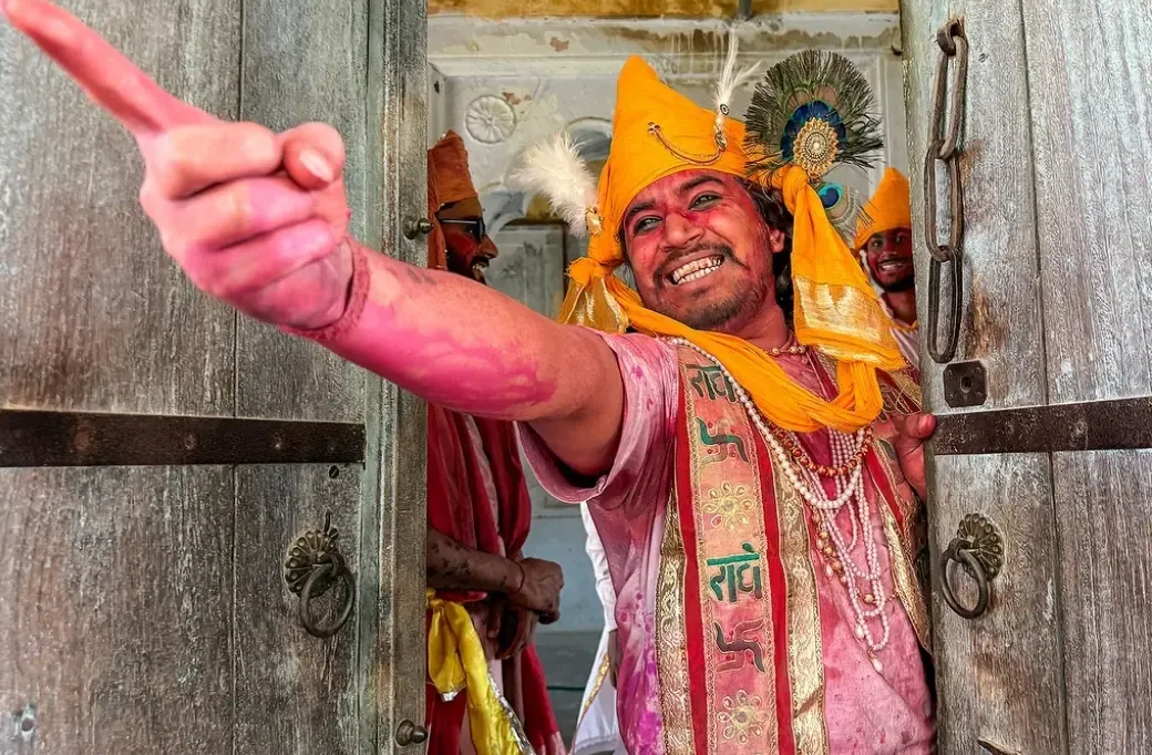 Top Photographers Share How iPhone 16 Pro Series Captures the Vibrance of Holi