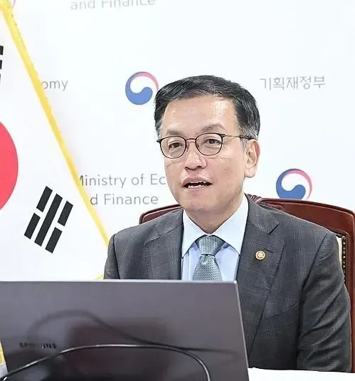 Acting President of South Korea Urges Heightened Awareness on US Policy Ambiguity