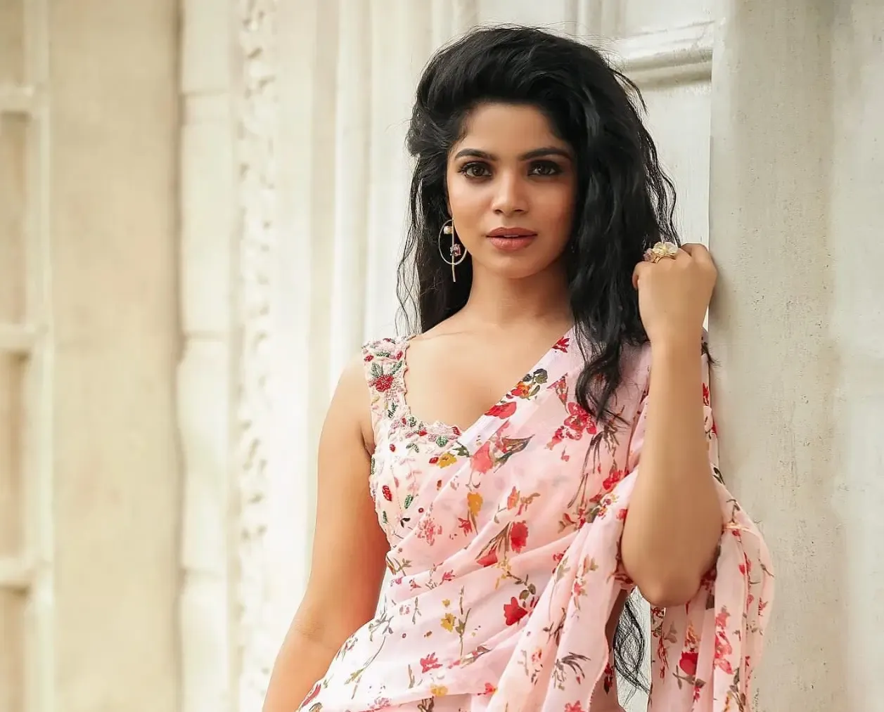 Actress Divyabharathi Takes on Candlemaker Role in Kingston!