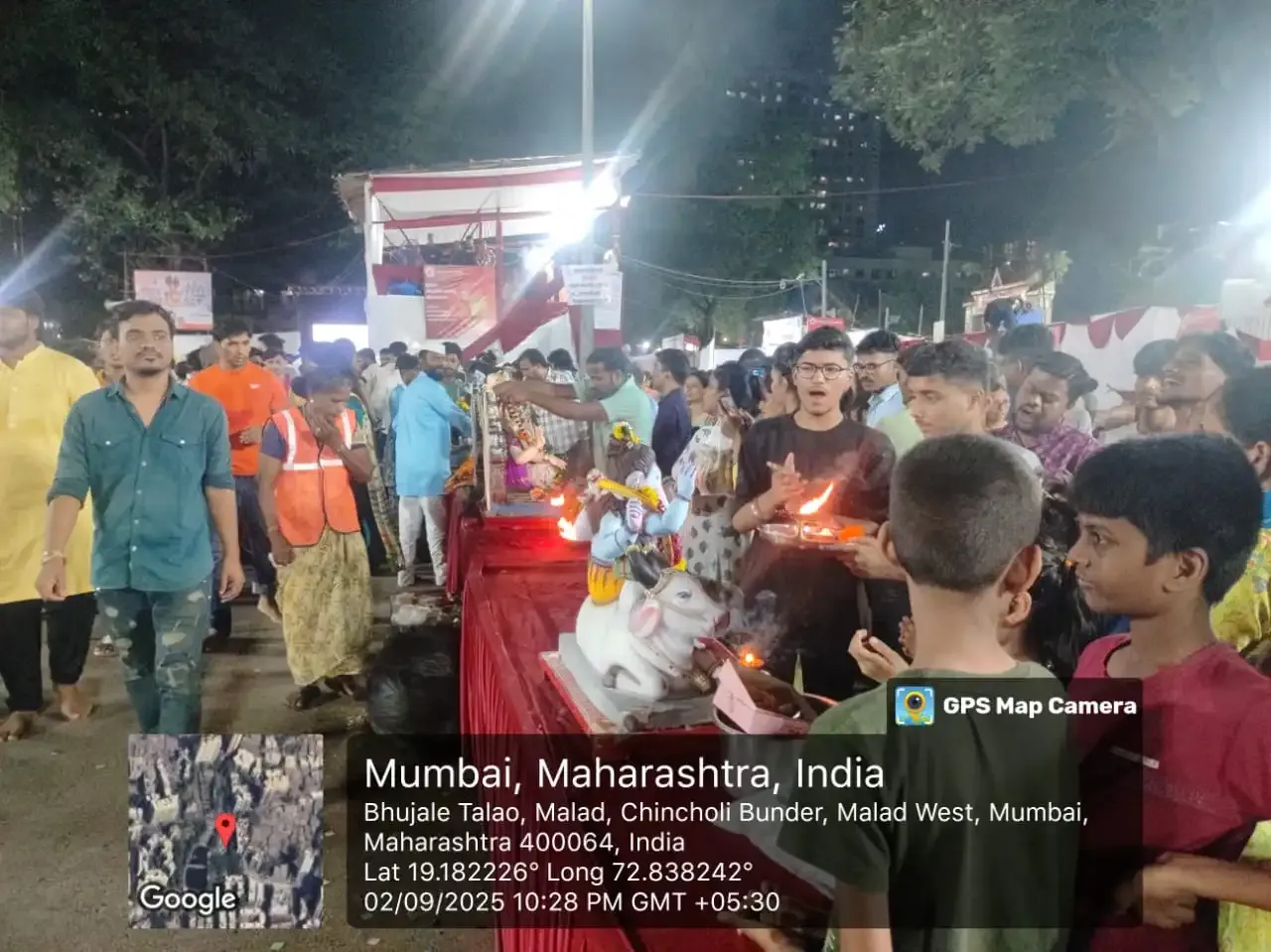 How is Adani Electricity Enhancing Mumbai's Festive Season with Over 2,571 Floodlights?
