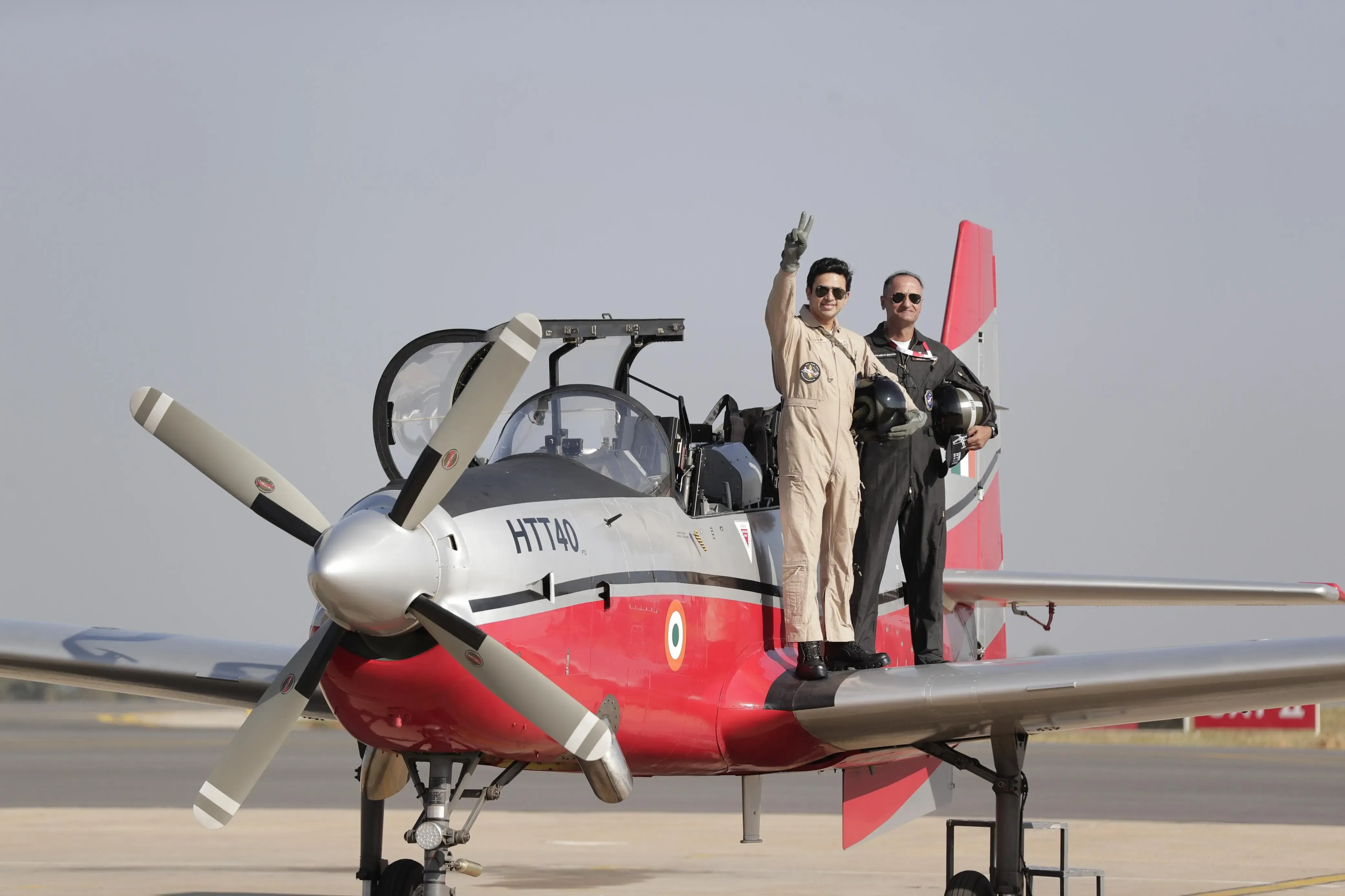 Aero Show 2025: BJP MP Experiences Indigenous Trainer Aircraft; Celebrates India's Defence Self-Reliance