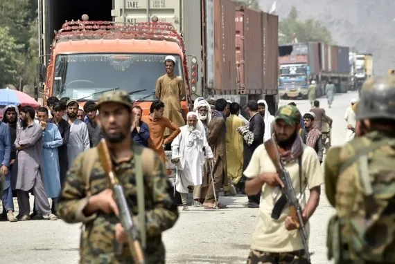 Afghan Refugees Claim Pakistani Authorities Seize Their Belongings During Deportation