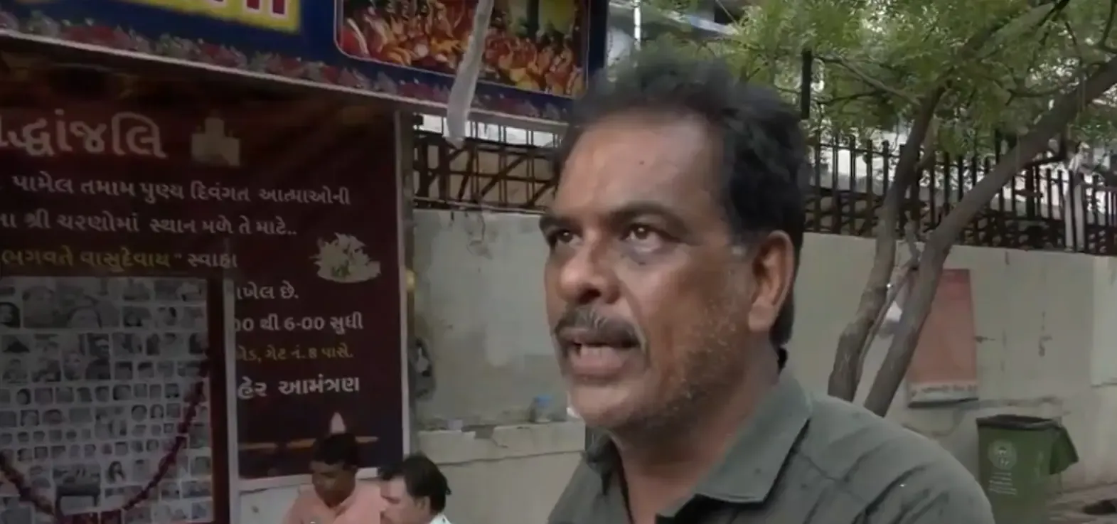 क्या अहमदाबाद के हनुमान मंदिर में विमान हादसे में मारे गए लोगों के लिए अनुष्ठान किया जा रहा है?