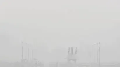 Delhi's Air Quality Plummets to 'Very Poor' Levels Amid Cold Wave