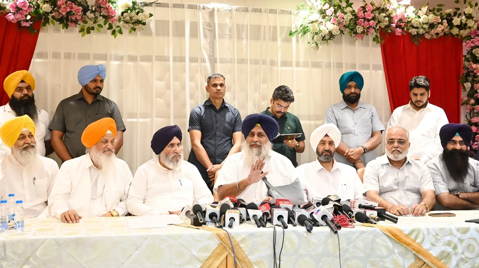 Did Akali Dal Chief Congratulate Armed Forces for Foiling Pak Drone Attacks?