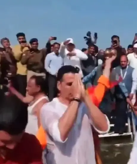 Akshay Kumar Praises Maha Kumbh Arrangements After Holy Dip at Sangam