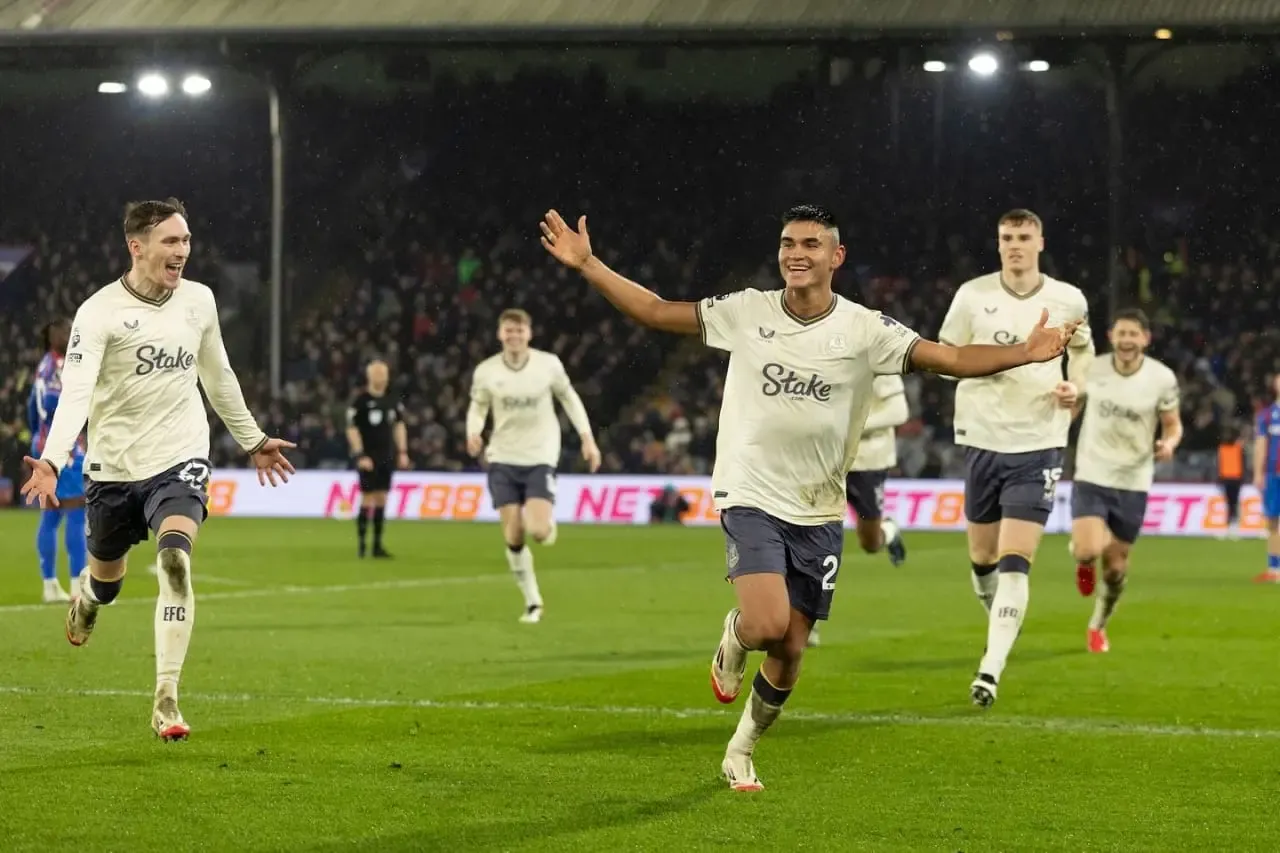 Alcaraz's Late Goal Secures Everton's 2-1 Win at Palace