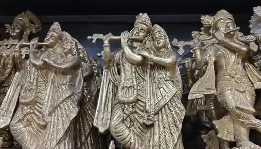 क्या अलीगढ़ जन्माष्टमी पर लड्डू गोपाल की मूर्तियों के साथ हिंदू-मुस्लिम एकता का अद्भुत उदाहरण पेश कर रहा है?
