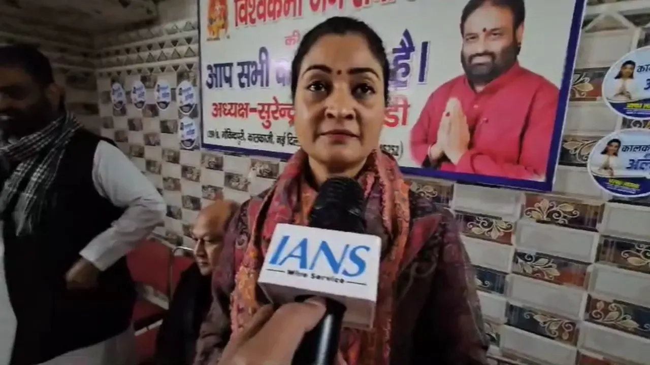 Alka Lamba Critiques Atishi, Stresses CM Residence is Not a Permanent Fixture