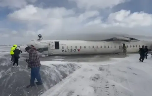 Eighty Passengers Escape Unharmed as Jet Crashes and Flips in Toronto