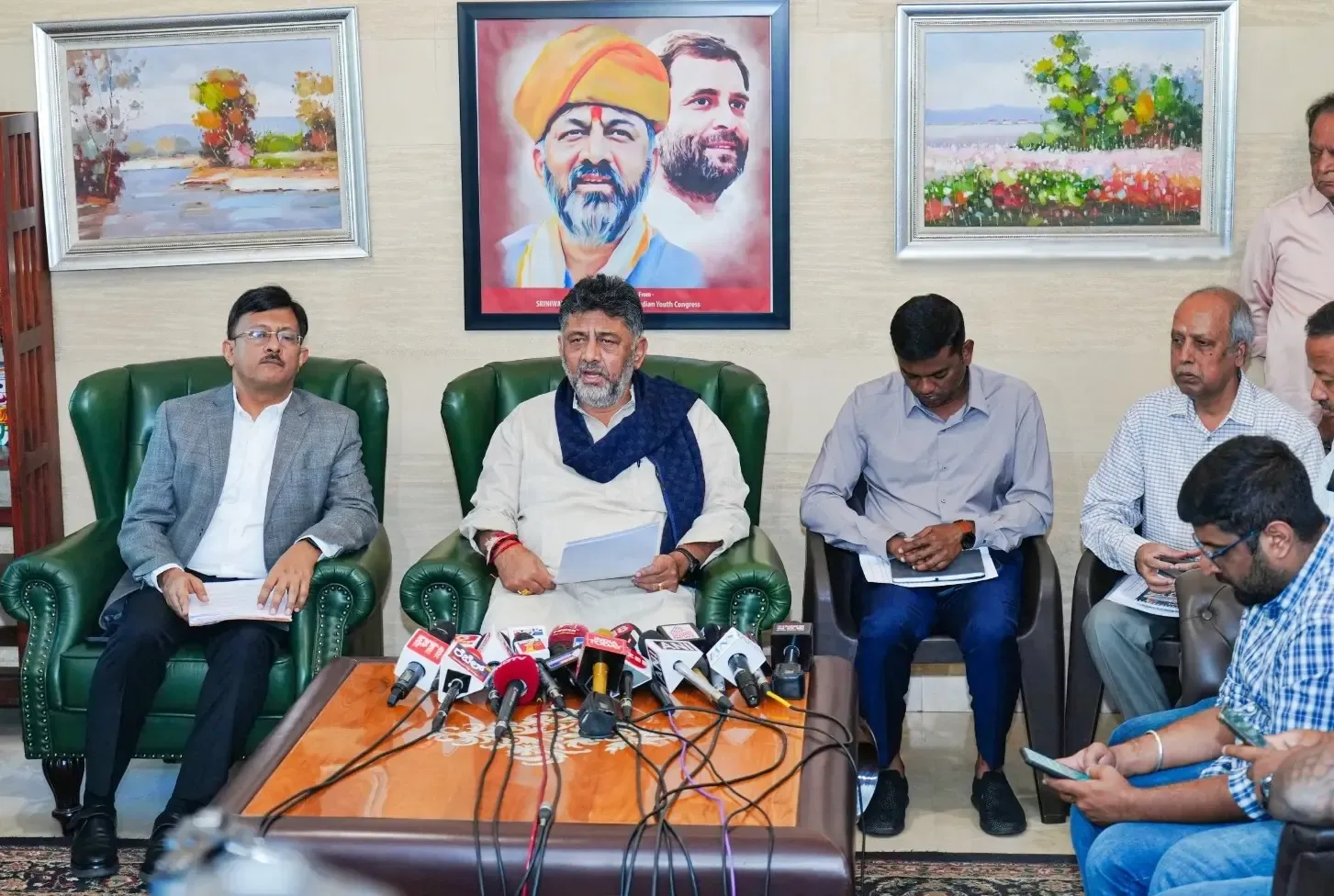 'I am a Congressman by birth': Shivakumar refutes BJP ties