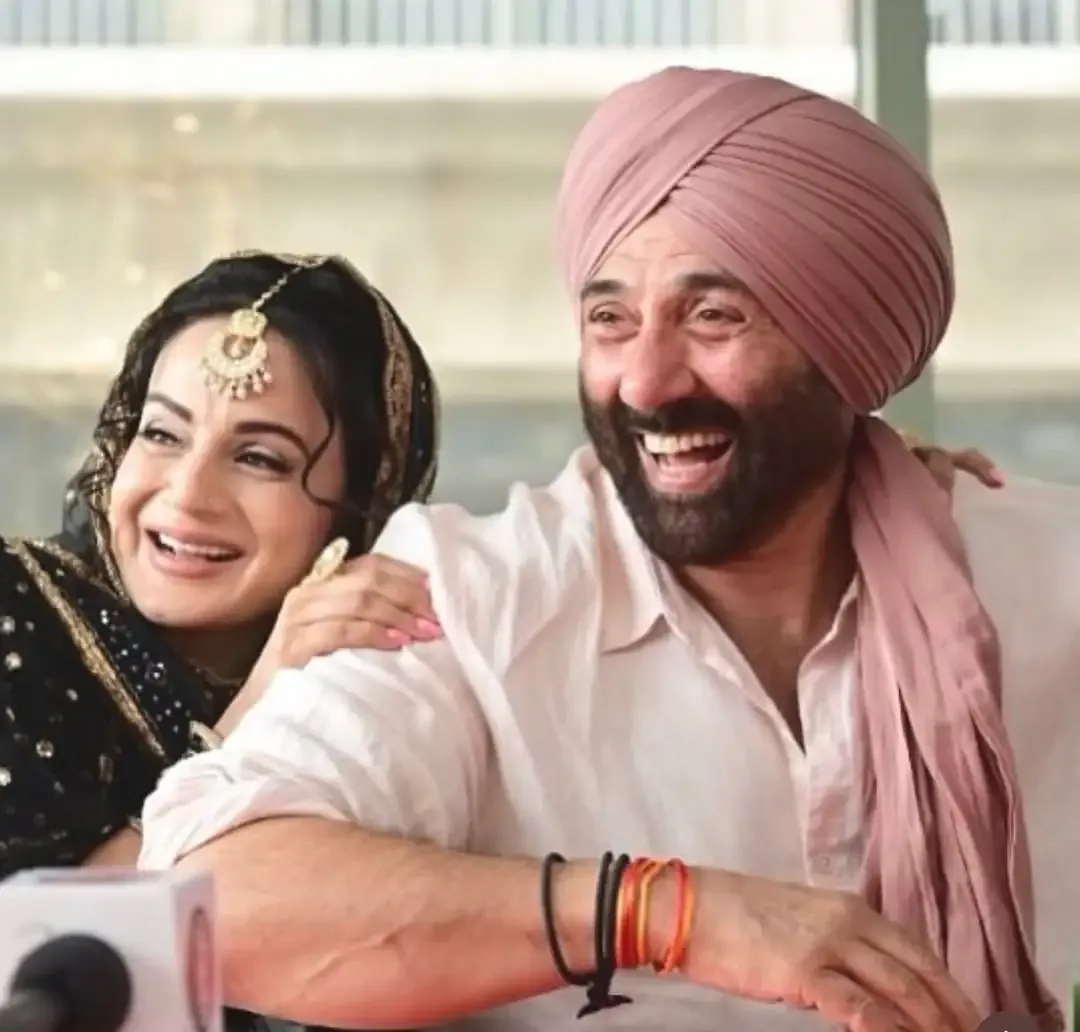 How Did Ameesha Patel Thank Her Fans As Gadar 2 Reaches 2-Year Mark?