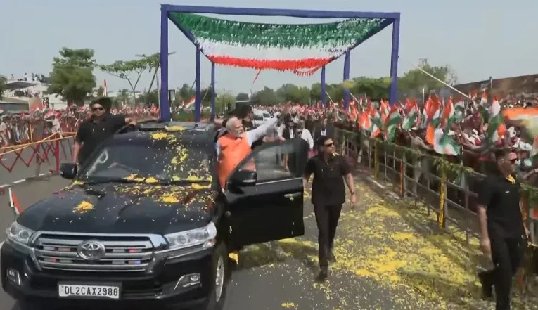 What Happened When PM Modi Received a Hero's Welcome in Vadodara?