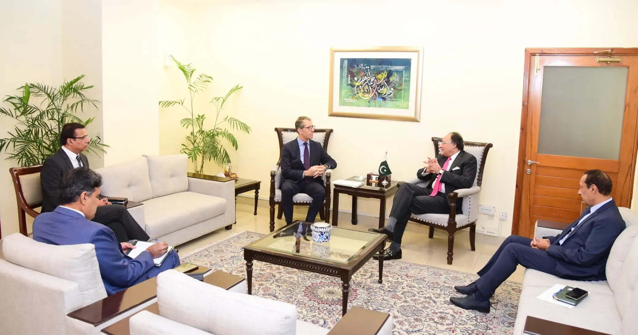 IMF Urges Pakistan to Exercise Patience Amid Private Sector Demands