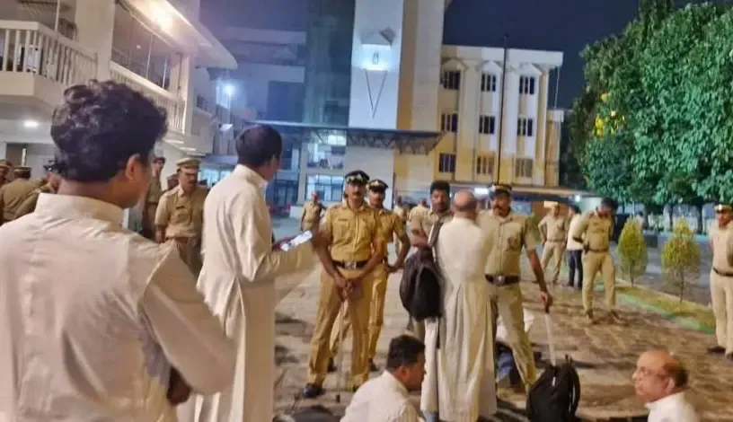 High Tensions as Kerala Catholic Priests Protest and are Removed by Police