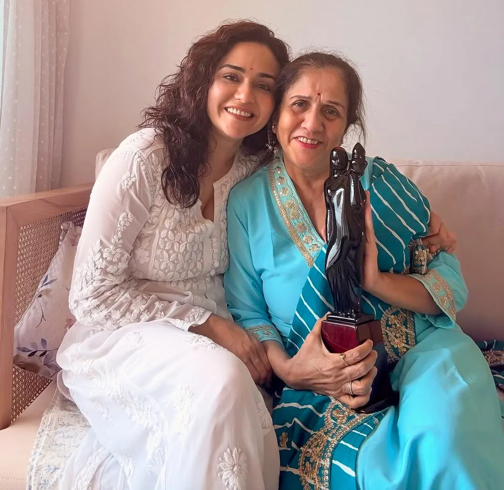Did Amruta Khanvilkar Finally Win the Maharashtra State Film Awards Trophy?