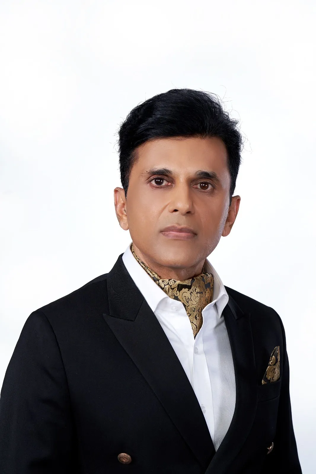How is Anand Pandit Advocating for Gripping Content in Hindi Films?