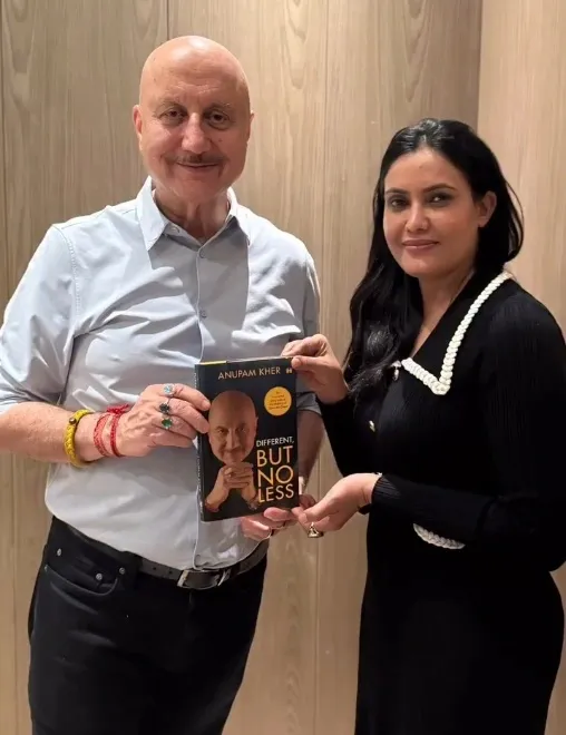 Did Anupam Kher Really Honor Indian Army’s Colonel Sofiya Qureshi with a Special Gift?