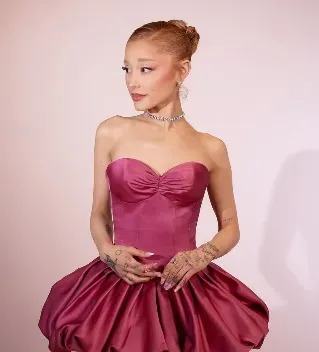 Ariana Grande Shows Appreciation for Fans' 'Healing and Love'