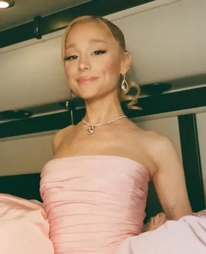 Ariana Grande Warns Against Commenting on Others' Looks as 'Dangerous'