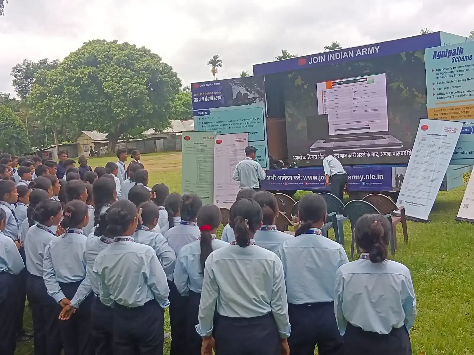 How is the Army's 'Caravan Talkies' campaign showcasing career prospects in the Armed Forces?