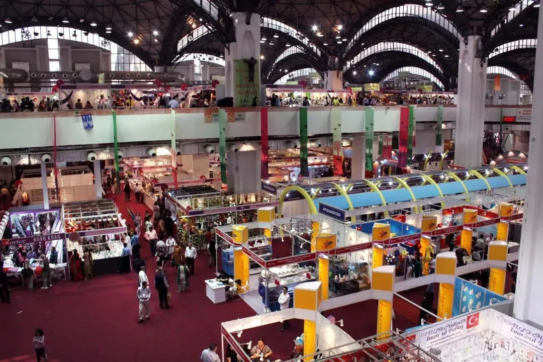 Artisans Earn Rs 5.85 Crore at IITF-2024 as Stalls Attract Huge Crowds