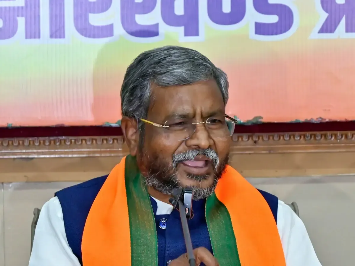क्या असंवैधानिक तरीके से पद पर बैठे व्यक्ति तुगलकी आदेश दे रहे हैं? : बाबूलाल मरांडी